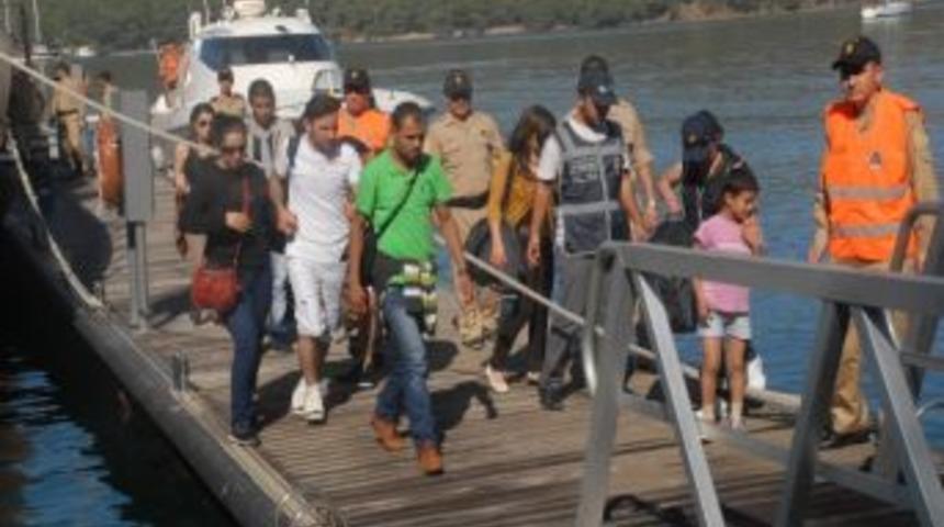 Fethiye'de Yakalanan Ka&ccedil;aklar Sınır Dışı Edilmek &Uuml;zere Muğla&rsquo;ya G&ouml;nderildi