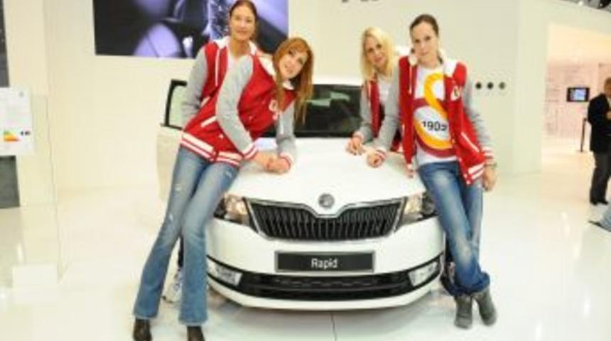 Galatasaray Kadın Voleybol Takımı Oyuncuları Autoshow&rsquo;da