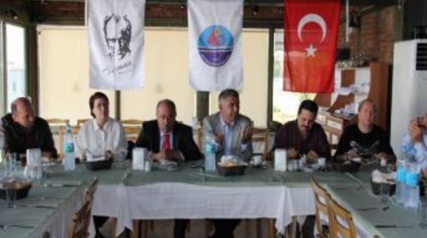 Başkan &Ouml;zpolat Basın Toplantısı Ger&ccedil;ekleştirdi