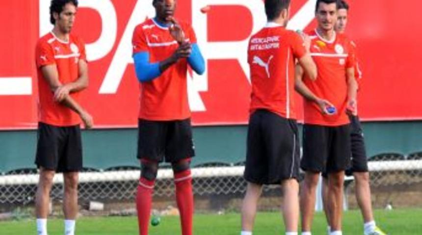 Teknik Direkt&ouml;r &Ouml;zdilek: Ligin &Uuml;st Sıralarına &Ccedil;ıkmak Kolay, Ama Durmak Zor