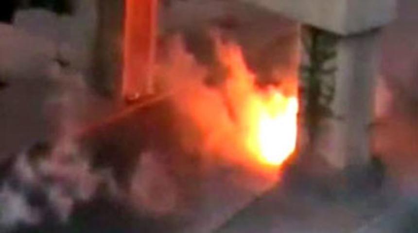 Polisleri diri diri yakmak istediler