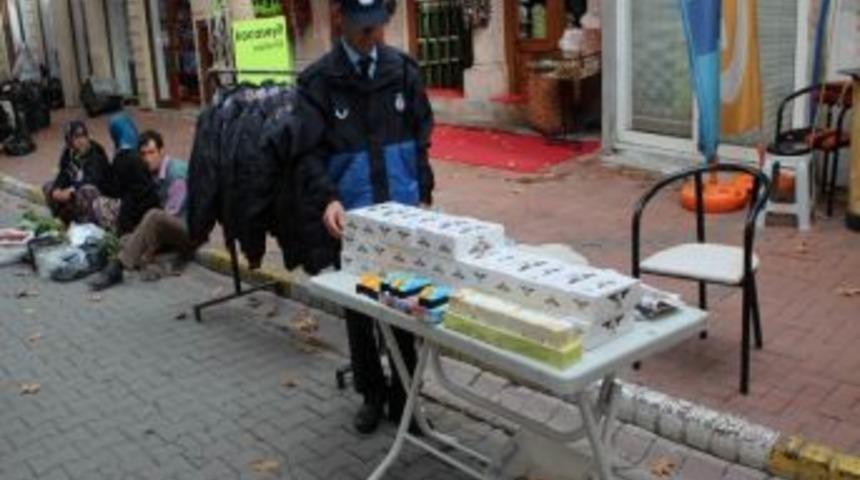 Edremit Zabıtasından Ka&ccedil;ak T&uuml;t&uuml;n Ve Sigara Operasyonu