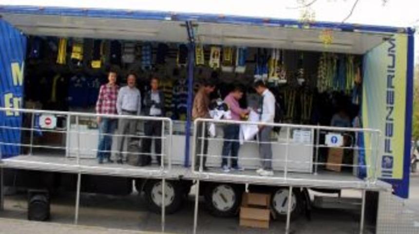 Fb Tır'ı Salihli&rsquo;ye Geldi