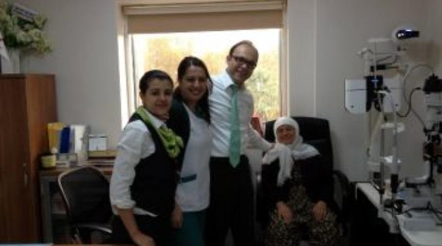 Reklam Yıldızı "ayşe Teyze" Salihli&rsquo;de Tedavi Oldu