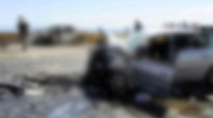 Bitlis'te trafik kazası: 1 &ouml;l&uuml;, 3 yaralı