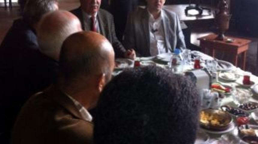 Aydın Ak Parti Muhtarlarla Bir Araya Geldi