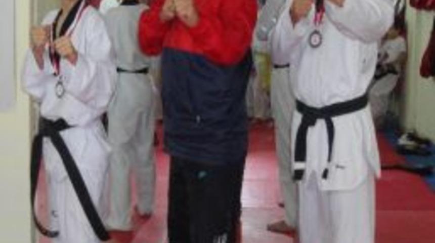 Adanalı Tekvandocuların Başarısı