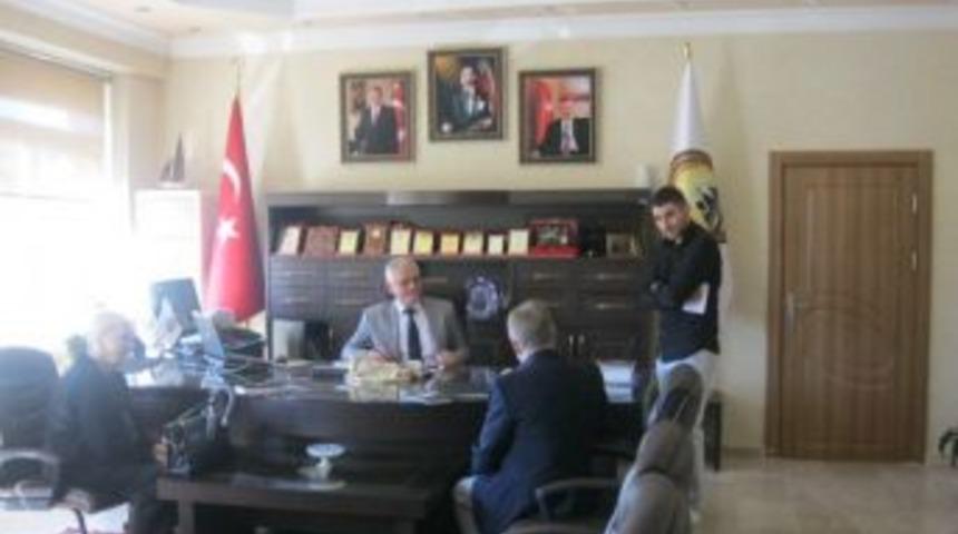 Abd'li Baloncudan G&ouml;reme Belediye Başkanı Cingil'e Ziyaret