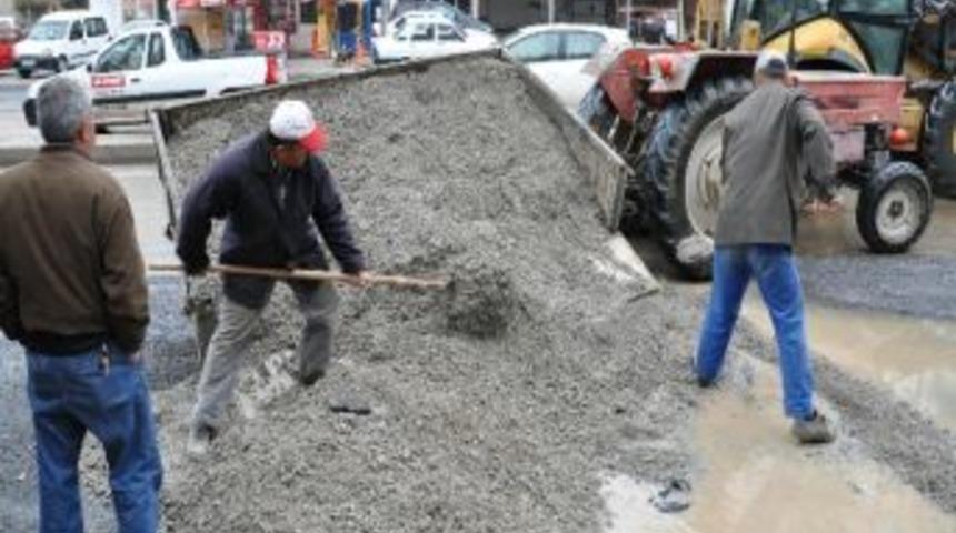 Yozgat&rsquo;ın Yerk&ouml;y İl&ccedil;esinde Yağmur Yolları &Ccedil;&ouml;kertti