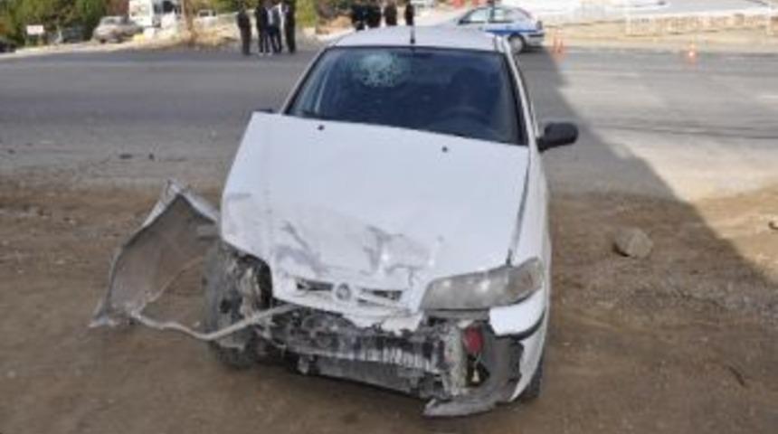 Afşin&rsquo;de Trafik Kazası: 3 Yaralı