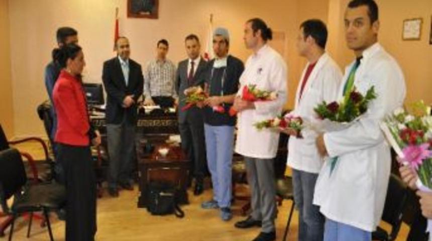 Başarılı Doktorlara Teşekk&uuml;r Ziyareti