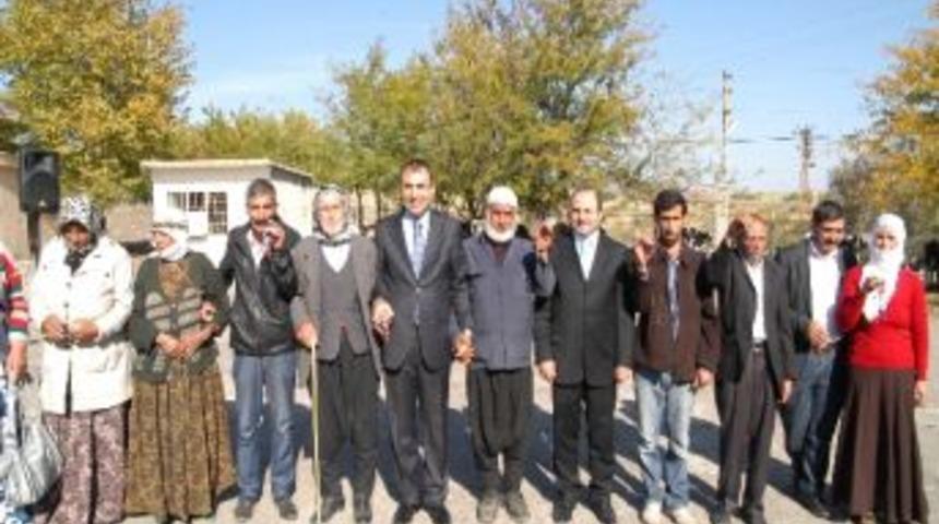 Vali Toprak Dicle&rsquo;de Okul A&ccedil;ılışı Yaptı