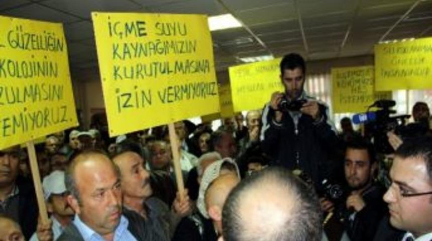 Hes Toplantısında Gerginlik