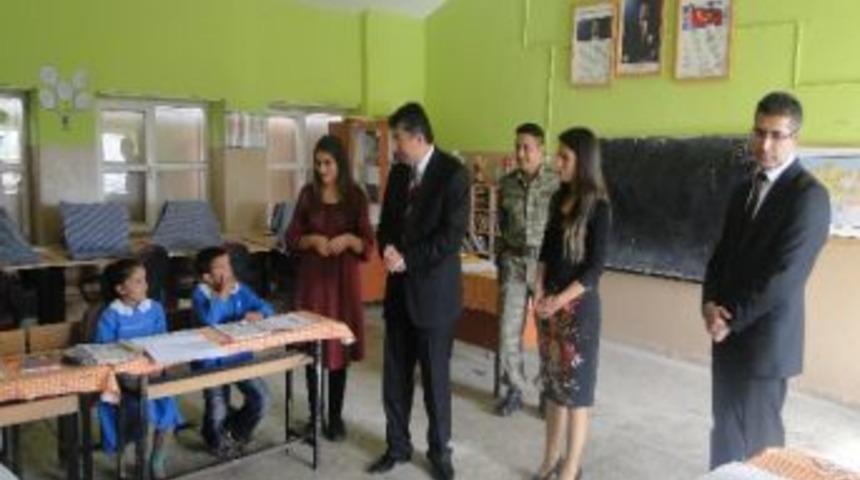 Kaymakam K&ouml;y Okullarını Gezdi