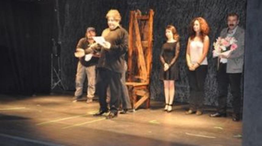 &lsquo;İtiraf&ccedil;ı Y&uuml;rek&rsquo; B&uuml;y&uuml;k Alkış Aldı