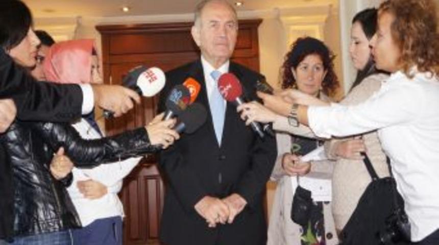 Topbaş, Taksim&rsquo;deki &Ccedil;alışmalar I&ccedil;in İstanbullulardan Destek Istedi