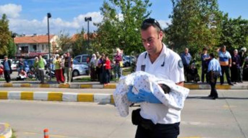 1 G&uuml;nl&uuml;k Yağmur Bebek. Helikopterle Sevk Edildi