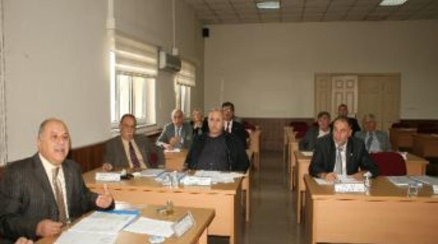 İl &Ouml;zel İdaresi Genel Sekreteri Kenan &Uuml;st&uuml;nel Meclisi Bilgilendirdi