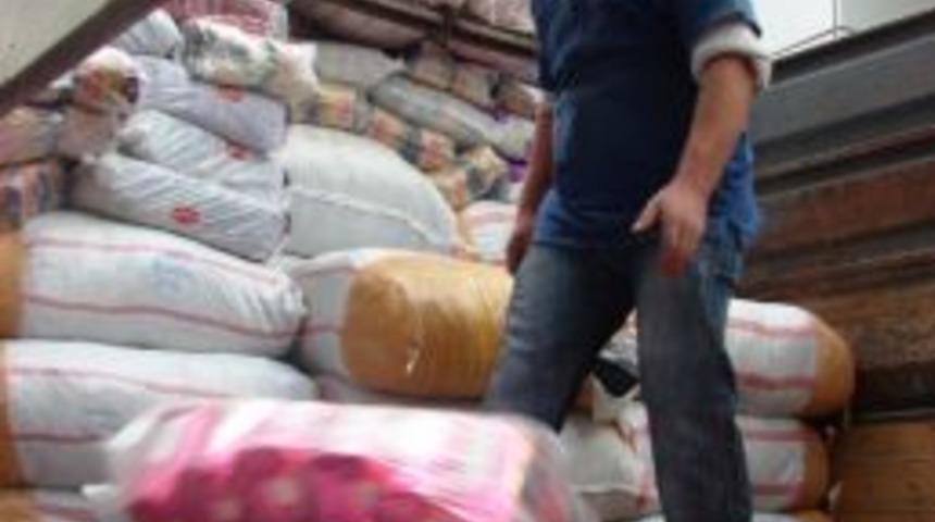 Suriyeliler İ&ccedil;in Yardım Kamyonu Yola &Ccedil;ıktı