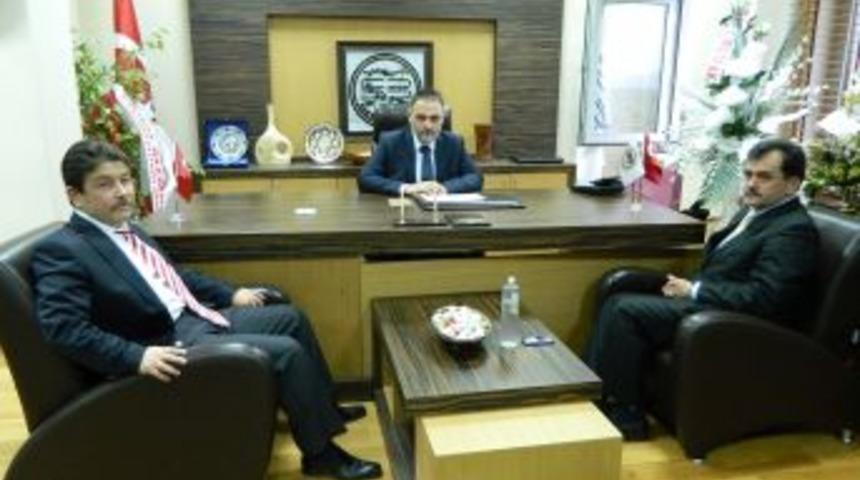 Sakarya Baro Başkanlığı'na Se&ccedil;ilen Hacıey&uuml;poğlu'na Ziyaretler S&uuml;r&uuml;yor