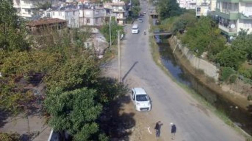 &Ouml;ğrencilerin Can G&uuml;venliği I&ccedil;in Su Kanalının &Ccedil;evresi Korkulukla &Ccedil;evrilecek