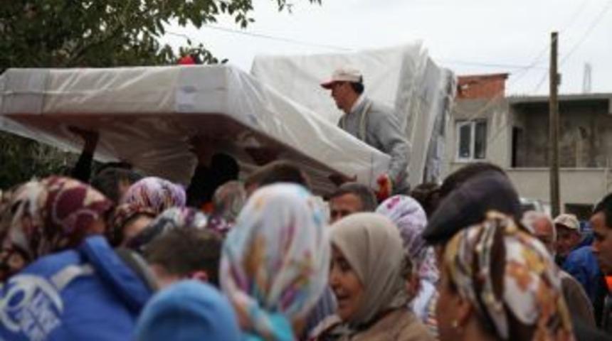 Kimse Yok Mu'dan Sel Mağdurlarına Ev Eşyası