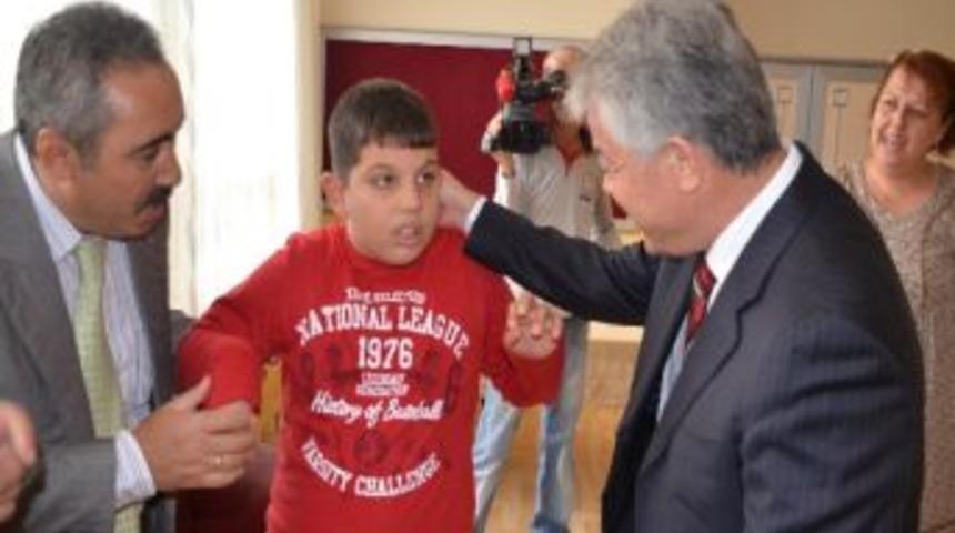 Başkan Acar'dan Eğitime Anlamlı Destek