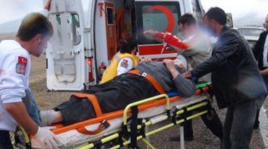 Aksaray'da Trafik Kazası: 2'si Ağır 4 Yaralı