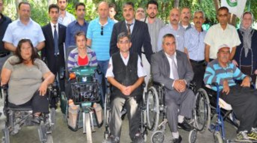 AK Parti'den, Tarsus Sakatlar Derneği'ne Ziyaret