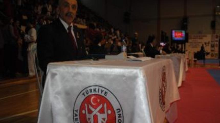 T&uuml;m&ouml;r&uuml; Yenen Rekortmen Tekvandocu