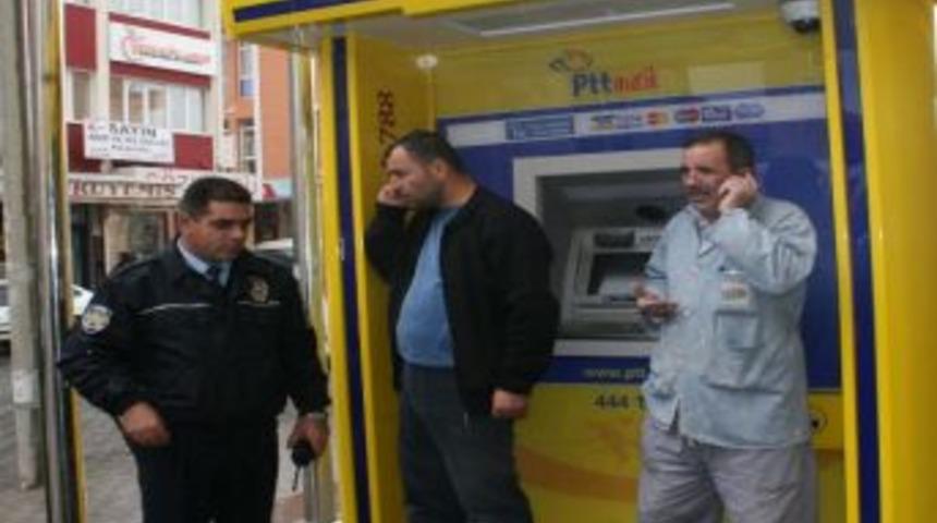 Polis, İnşaat İş&ccedil;isini Dolandırıldığına G&uuml;&ccedil;l&uuml;kle İkna Etti