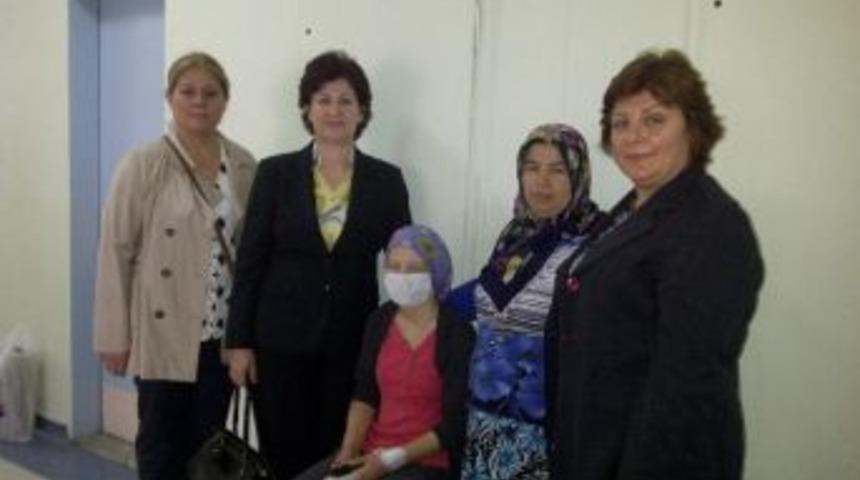 Chp'li Kadınlardan L&ouml;semili &Ccedil;ocuklara Ziyaret