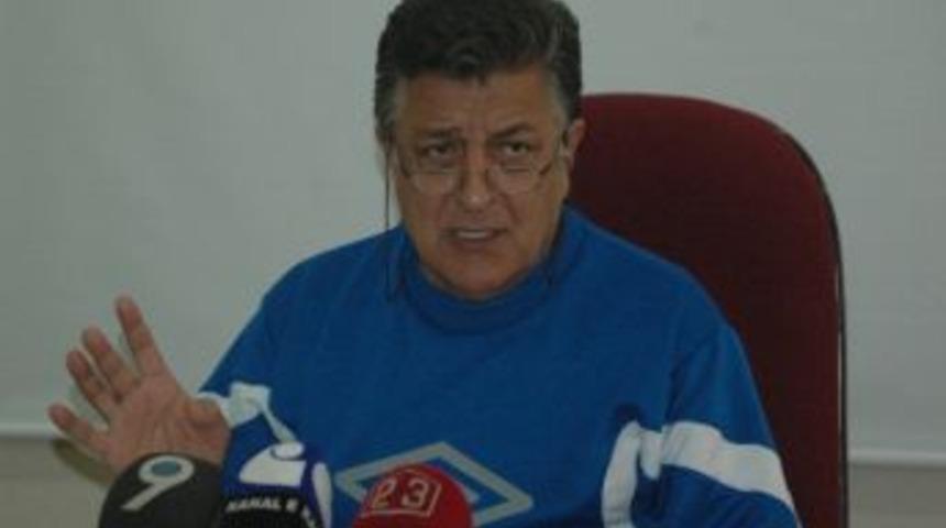 Yılmaz Vural'dan Taraftara &Ccedil;ağrı