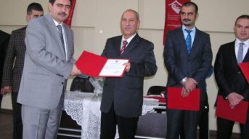 Yurtta Kalan &Ccedil;ocuklara Eğitim Katkısında Bulunanlara Takdirname Verildi