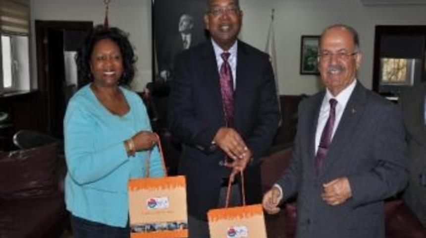 Abd&rsquo;li Eğitimciler Kırıkkale Valisini Ziyaret Etti