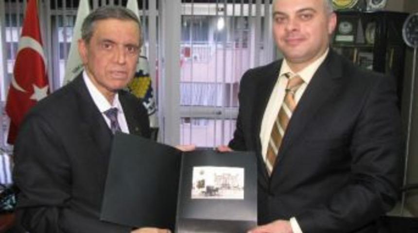 Romanya İzmir Başkonsolosu Lotreanu'dan Koşmaz'a Veda Ziyareti