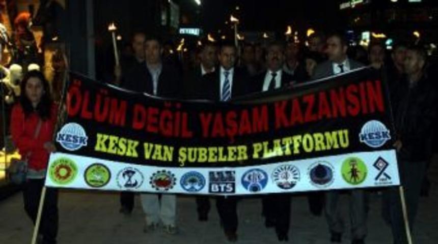 Kesk&rsquo;ten &lsquo;a&ccedil;lık Grevi&rsquo; İ&ccedil;in Meşaleli Y&uuml;r&uuml;y&uuml;ş