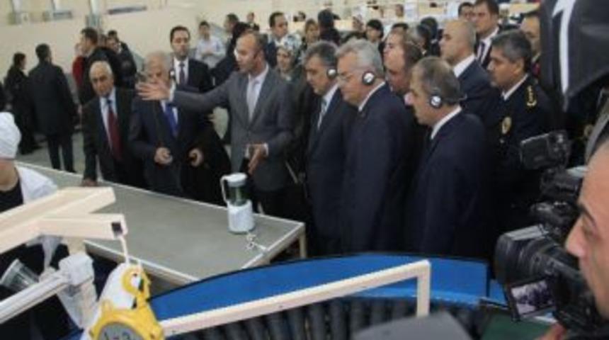 Cumhurbaşkanı G&uuml;l'den Fabrika Ziyareti