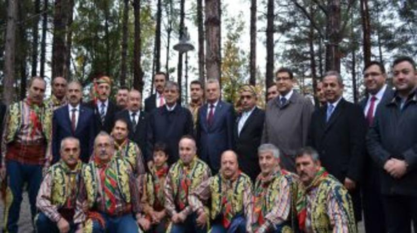 Cumhurbaşkanı Abdullah G&uuml;l Ve Eşinden &Ccedil;ankırı'ya G&uuml;n&uuml;birlik Ziyaret