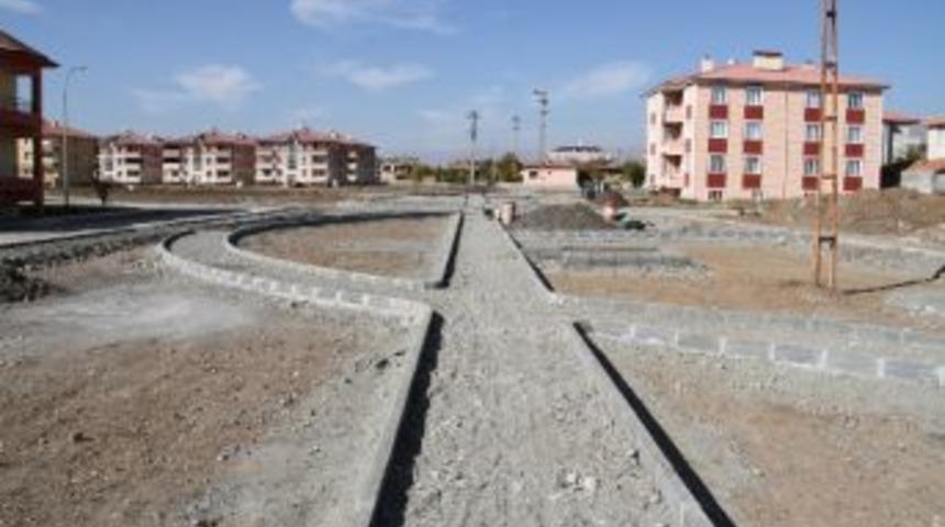 Başkan &Ccedil;akır Park &Ccedil;alışmalarını İnceledi