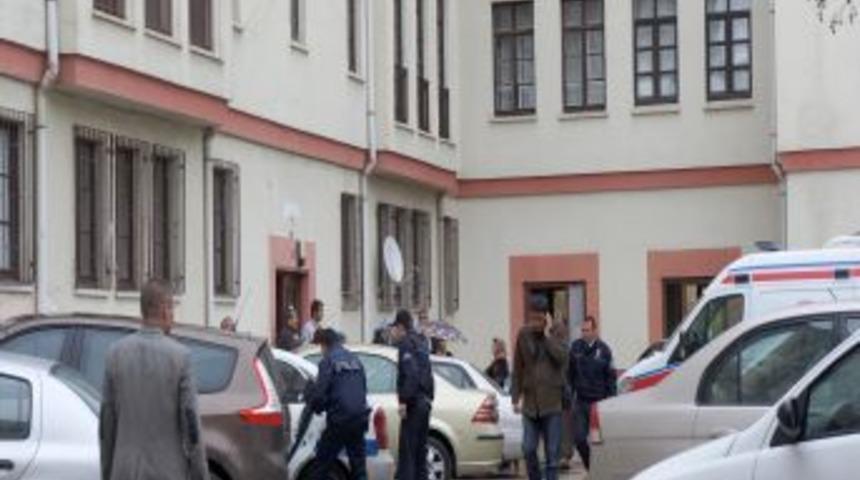 Adalet Bakanlığı Y&uuml;ksek M&uuml;şaviri Evinin Bah&ccedil;esinde &Ouml;l&uuml; Bulundu