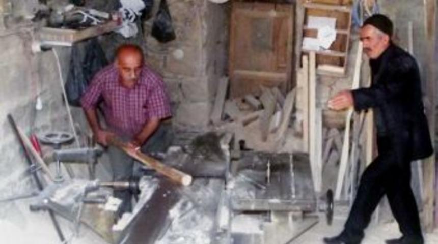 Silvanlı Marangozlar Dertli