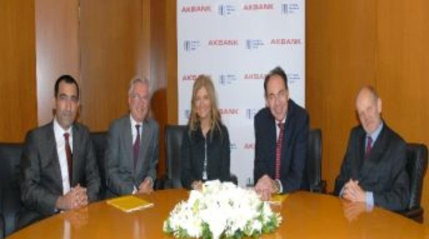 Akbank, Ayb'den Kobiler İ&ccedil;in Yeni Kredi Aldı