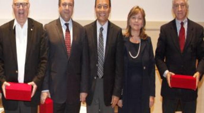 Gediz &Uuml;niversitesi'nde Ekonominin Altın &Ccedil;ağ Değerlendirildi