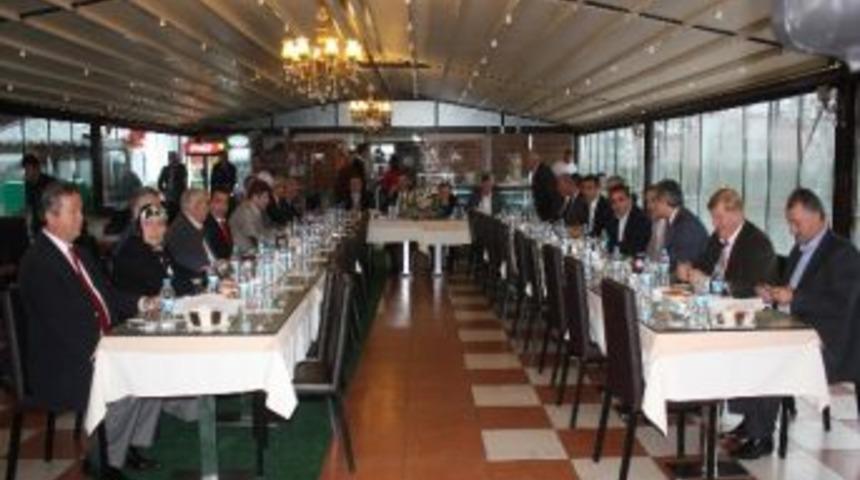 Giresun&rsquo;da Ak Partili Belediyeler G&ouml;rele&rsquo;de Bir Araya Geldi