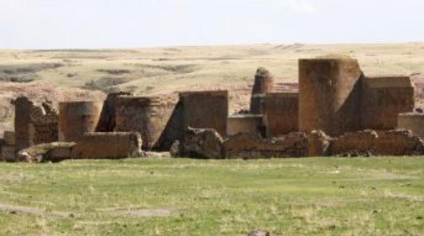 Kaya: Kars'ın Eşsiz Turizm Potansiyeli Değerlendirilemiyor