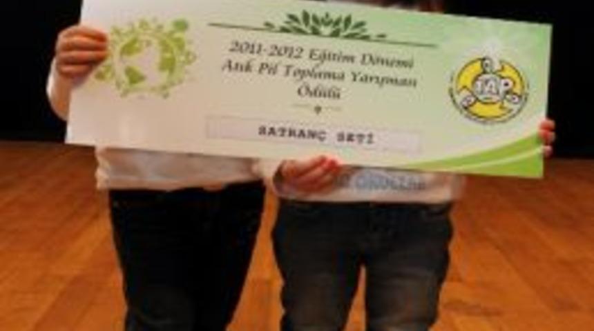 Atık Pil Toplayan Okullar &Ouml;d&uuml;llendirildi