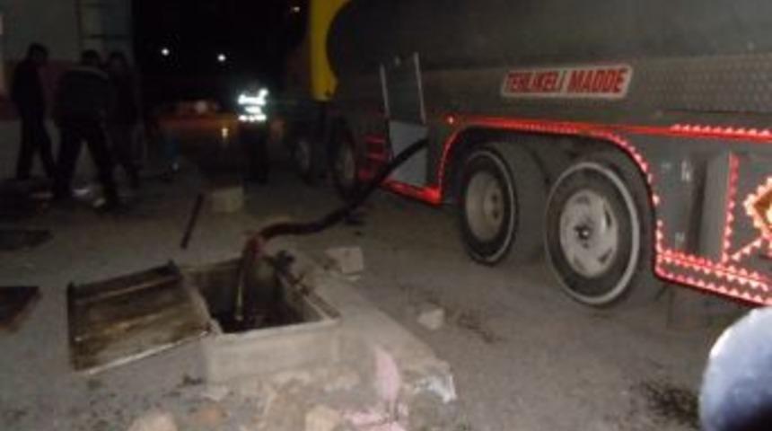 Diyarbakır'da Ka&ccedil;ak U&ccedil;ak Yakıtı Ele Ge&ccedil;irildi