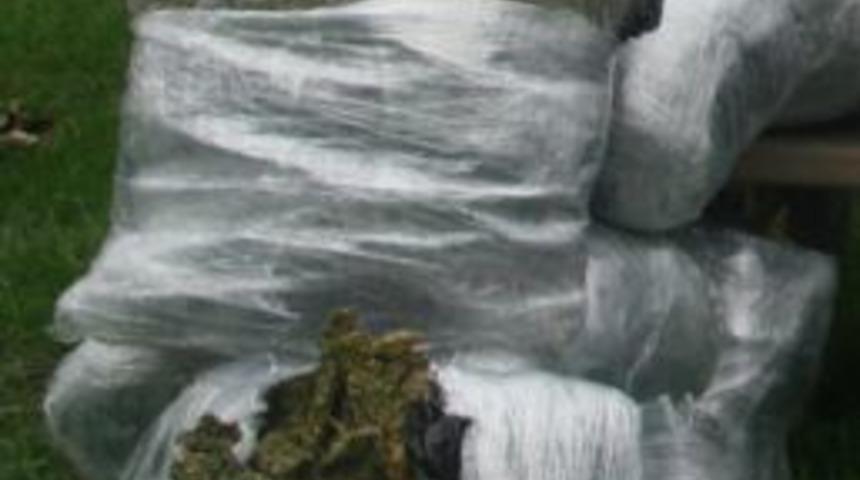 Uyuşturucu Tacirleri 101 Kilo Esrarı Kamyonla G&ouml;ndermişler