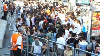  İstanbul'da Shakira izdihamı! Konser öncesi uzun kuyruklar oluştu